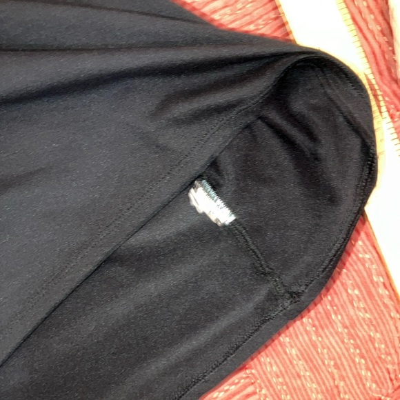 Lole women’s medium Black Fitted Cap Sleeve T-Shirt / athletic top - Picture 8 of 11